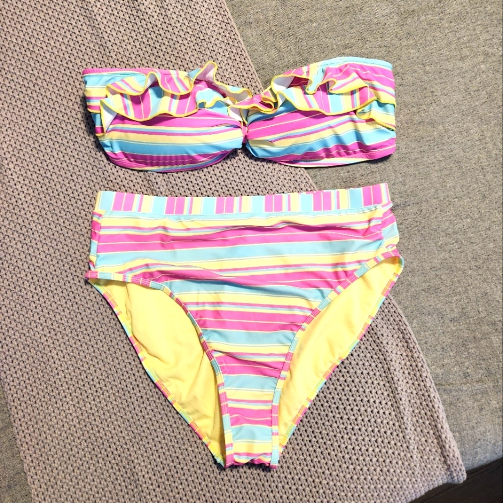 Jessica Simpson Bikini Set